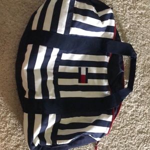 Tommy Hilfiger duffle